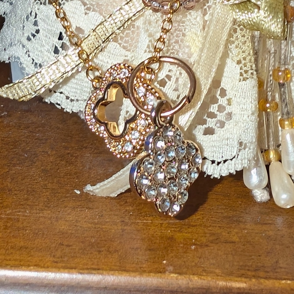 Elegant Gold and Silver Pendant Necklace